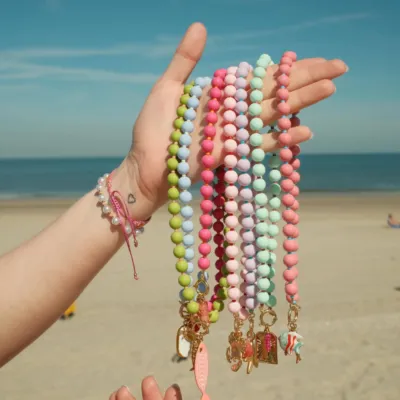 Made for beach lovers, sunshine chasers, and anyone who can’t resist a touch of color. 🌞🌊
Because the smallest details often make the biggest statement 🐚🌺

#colorful #jewelry #bazou #madeforsummer #necklaces