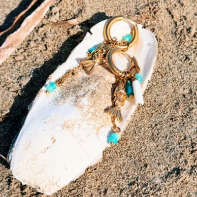 A little piece of the ocean, made to wear. ✨🌊
Our statement earrings are the perfect finishing touch for sunny days, beach escapes and endless summer memories. 💙☀️