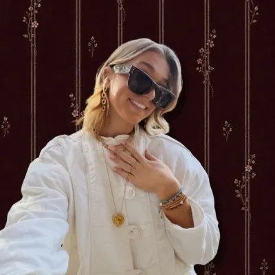 The jewelry set just gets it 🎀💋 A little sparkle, a little confidence, a whole lot of slay. ✨🪞

#JewelrySet #SelfieMood #JewelryTok #EverydayGlam #OOTD