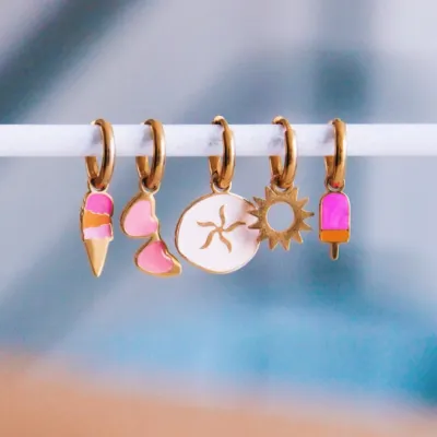 Get ready to fall in love… Our new earcandies are dropping May 19! 🤩
#earcandies #earrings #newcollection #stainlesssteeljewelry #jewelry #bazou