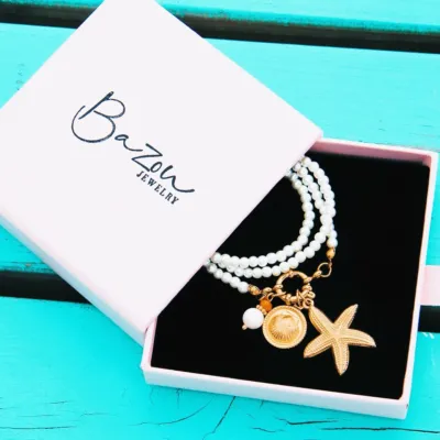 BEACH & PEARLS 🏝️🦀