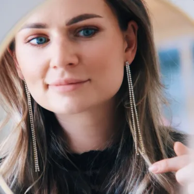 Getting party-season ready ✨

Can’t wait to shine in these statement earrings — our new jewelry drop goes live this Tuesday!

#partyseason #sparkleseason #jewelry #partyessentials #stainlesssteeljewelry #bazou