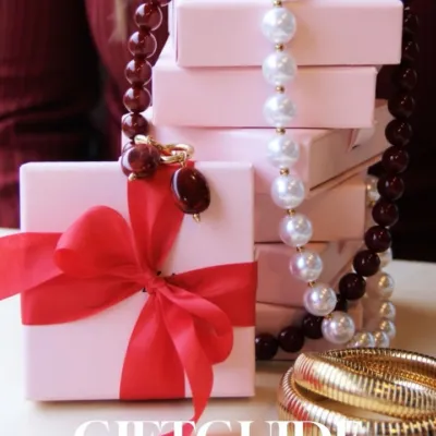 X-Mas Gift Guide 🎅🏼🎄 >> swipe

#xmasgiftideas #xmasguide #christmasguide #jewelrygifts #bazou