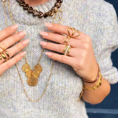 Stacked. Layered. Effortless. ✨
Shop your favorite rings and more, now before its to late!🌃 #JewelryStyle
#LayeredJewelry
#GoldJewelry
#RingStack
#DaintyJewelry