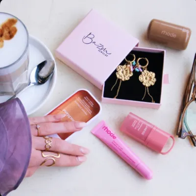 Colorful charms. Golden glow. Endless style 💄💋

#BazouJewelry #CharmEarrings #GoldenStyle #stainlessstejewelry #bazou