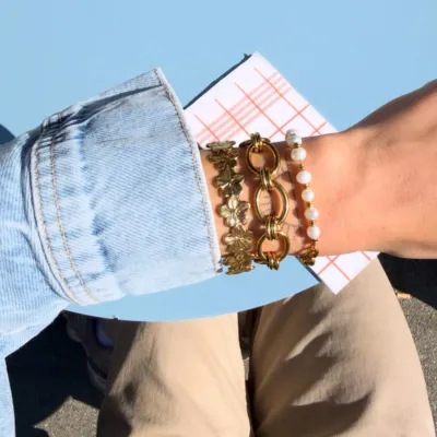 Golden Details 💫 

#armcandy #bracelets #bangles #stainlesssteeljewelry #bazou