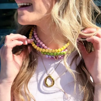 COMING UP: NEW COLORFUL BEADS 💫

#newbeads #beadednecklace #bazoi