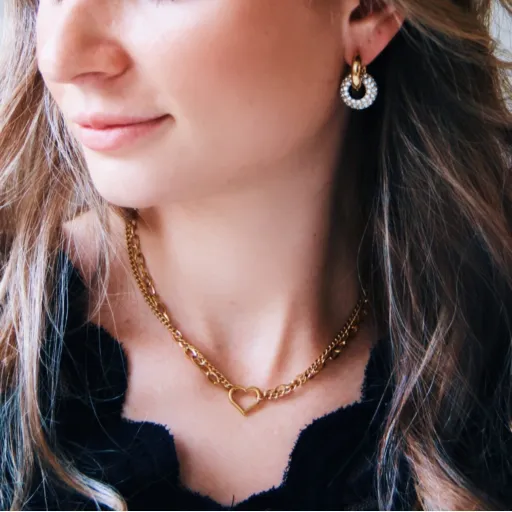 Facetune 06 11 2025 21 06 39